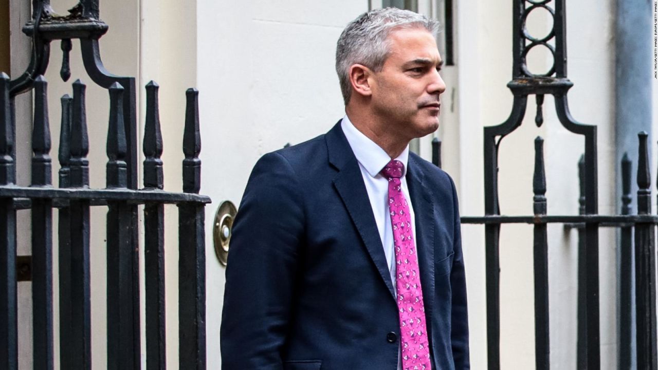 CNNE 588565 - stephen barclay es designado como nuevo ministro del brexit