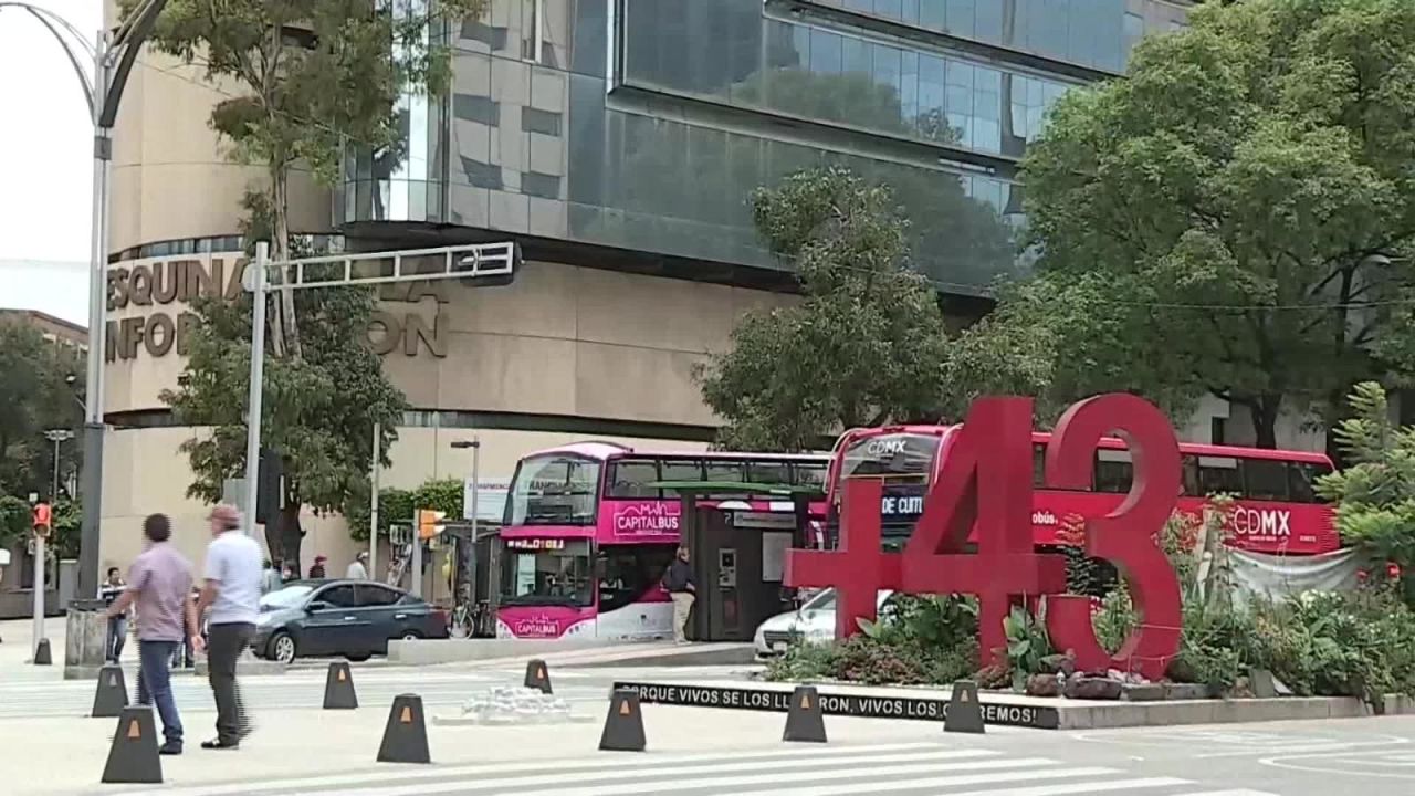 CNNE 589146 - "antimonumentos", obras instaladas por ciudadanos en ciudad de mexico