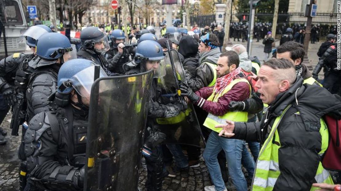 Violentas protestas se registraron en París este sábado.Sam Bradpiece y Peter Wilkinson.