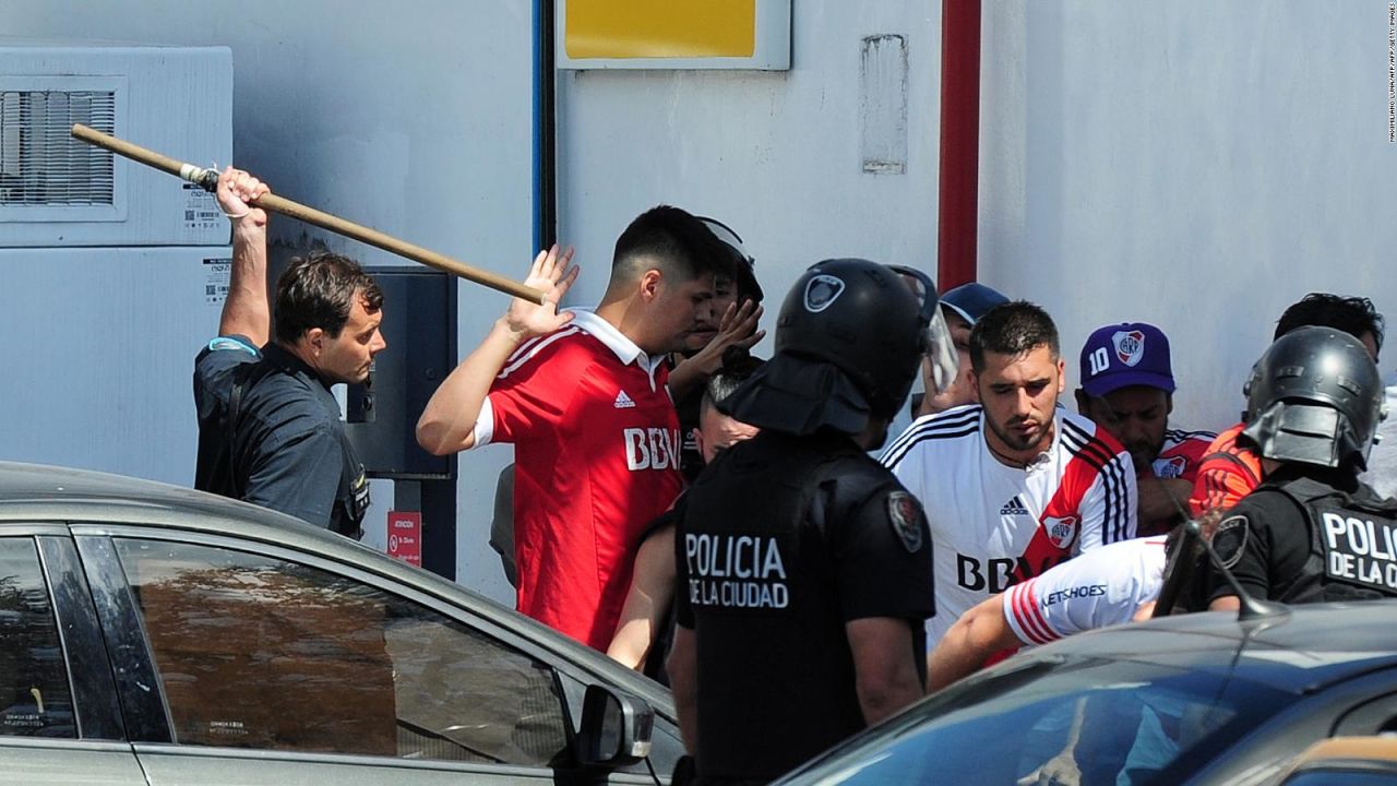 CNNE 590867 - el partido river vs- boca es postergado por incidentes violentos