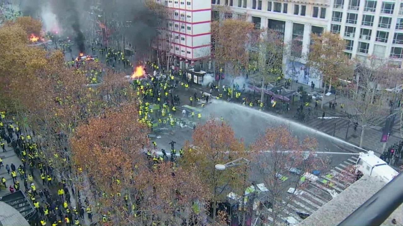 CNNE 590931 - una semana de protestas contra el gobierno en francia