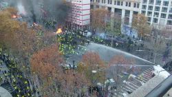 CNNE 590931 - una semana de protestas contra el gobierno en francia