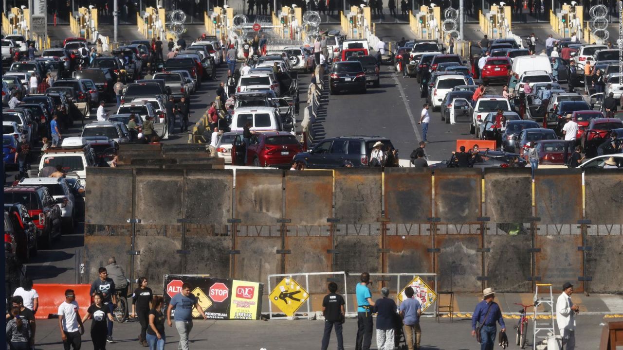 CNNE 591002 - suspenden trafico en cruce fronterizo de san ysidro, ee-uu-