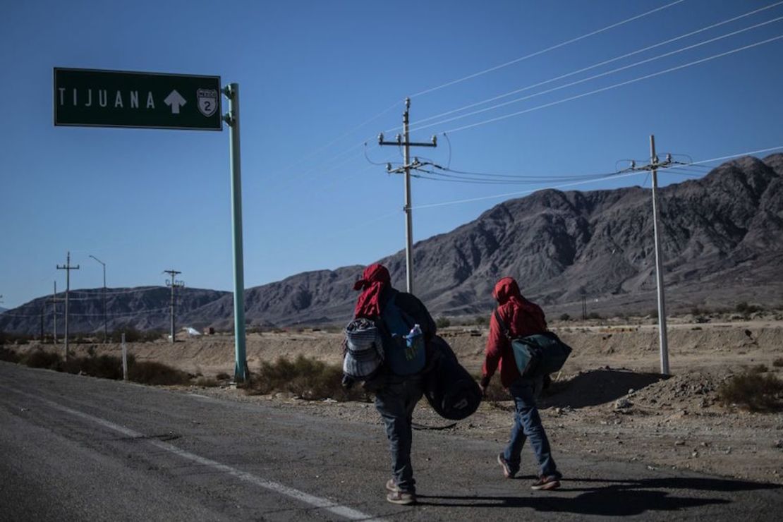 Migrantes centroamericanos en camino a Tijuana.