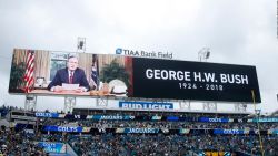 CNNE 593405 - los emotivos funerales para honrar al expresidente george h- w- bush