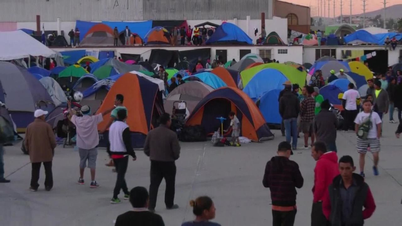 CNNE 593767 - inmigrantes en tijuana se mueven al albergue 'el barretal'