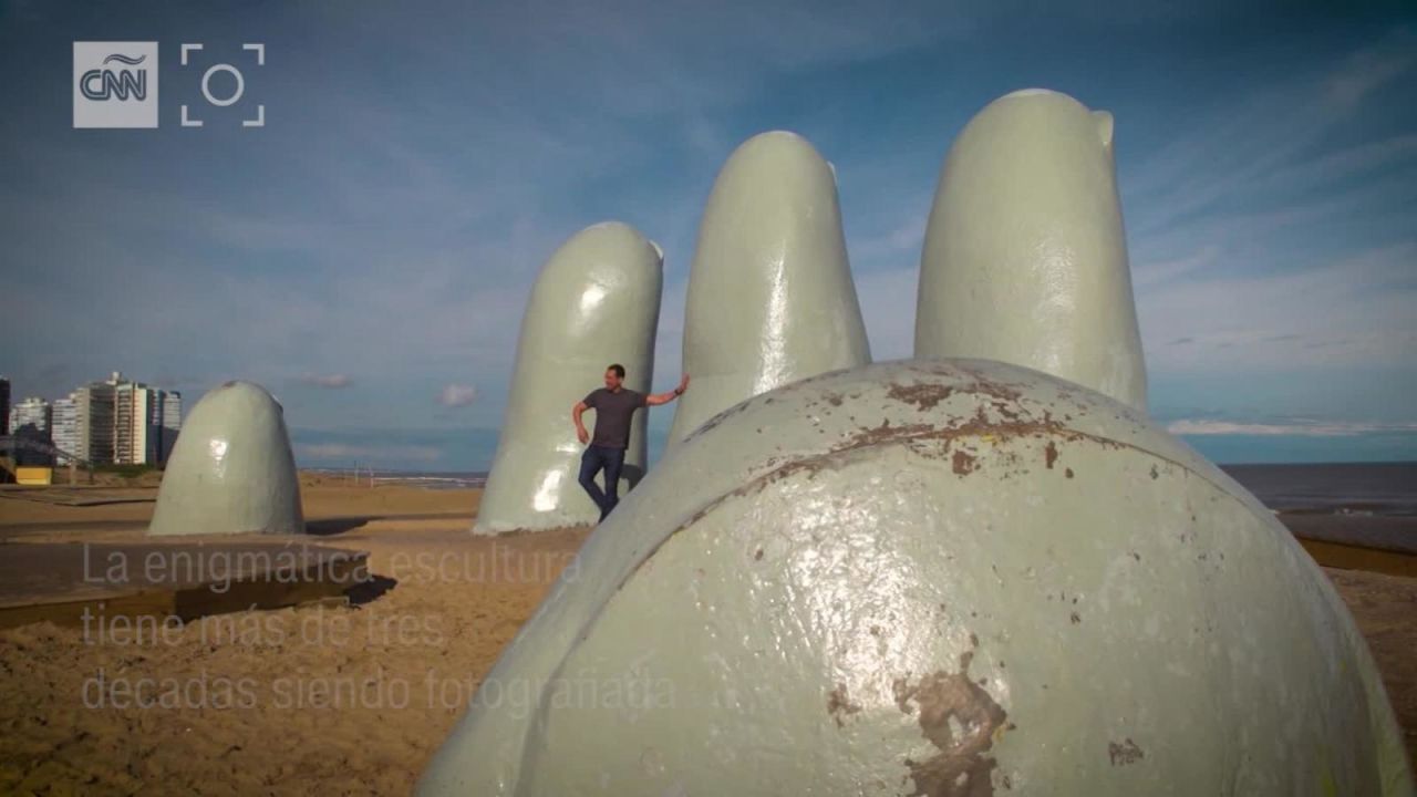 CNNE 594607 - 'la mano'- iman fotografico de punta del este, uruguay