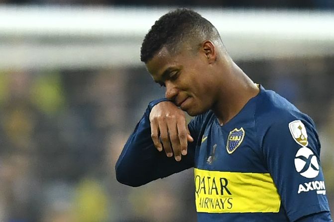 El colombiano Wilmar Barrios de Boca Juniors salió expulsado.