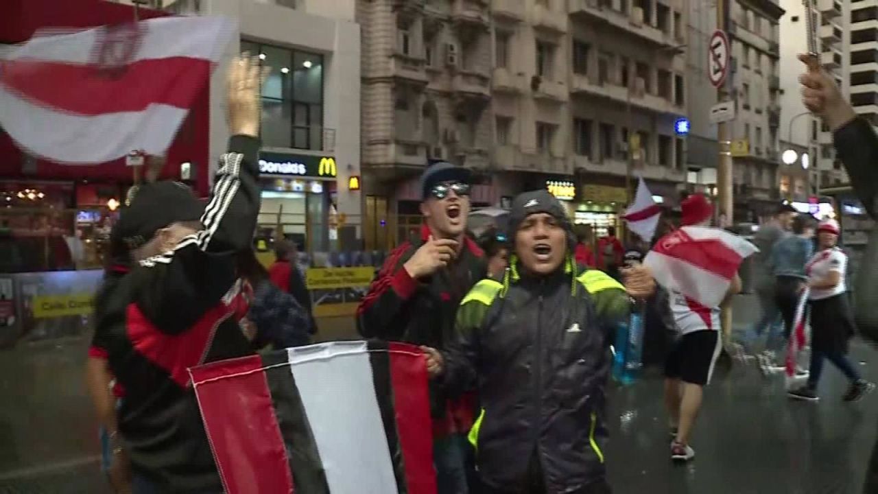 CNNE 595295 - hinchas de river, de fiesta en buenos aires