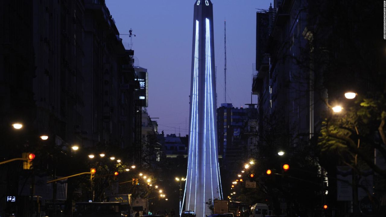 CNNE 596246 - navidad en argentina- papa noel, verano, fuegos artificiales