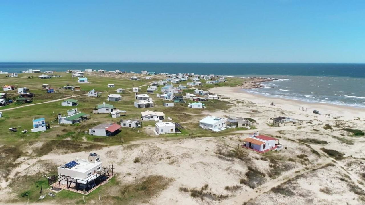 CNNE 596302 - el remoto pueblito uruguayo que recibe a miles de turistas