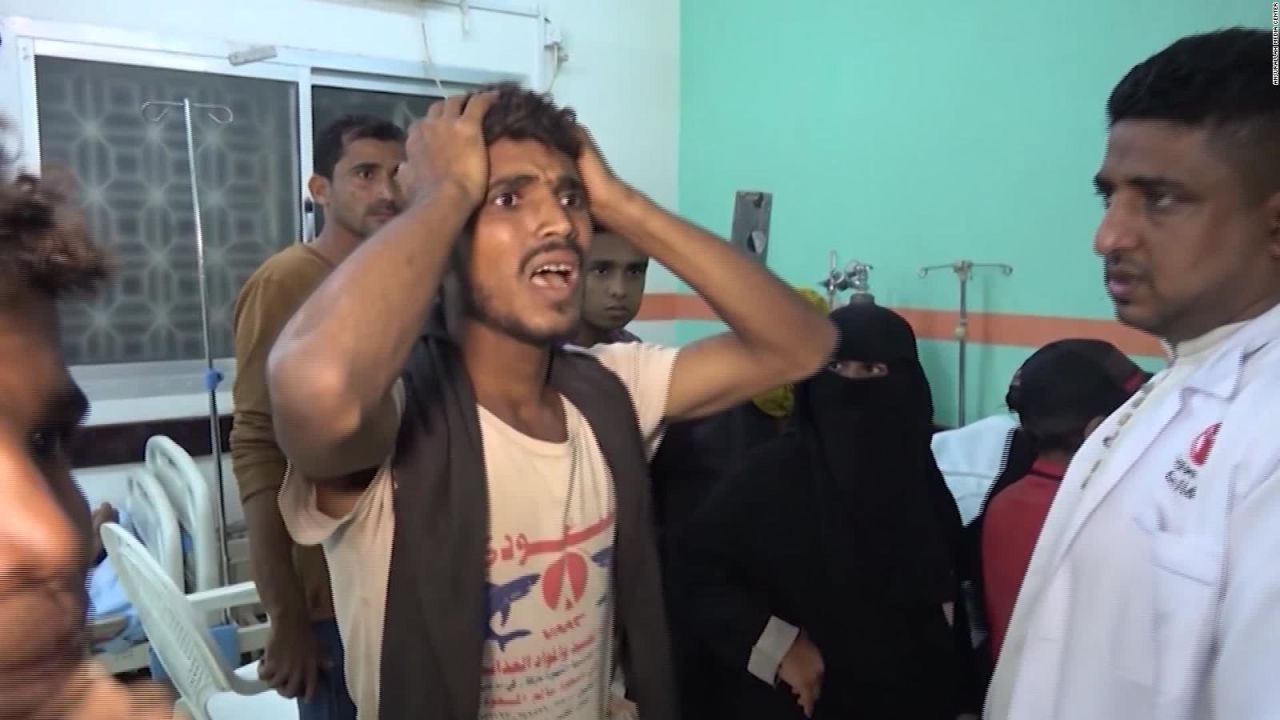 CNNE 596480 - yemen- conmocion, sangre y muerte por ataques de artilleria