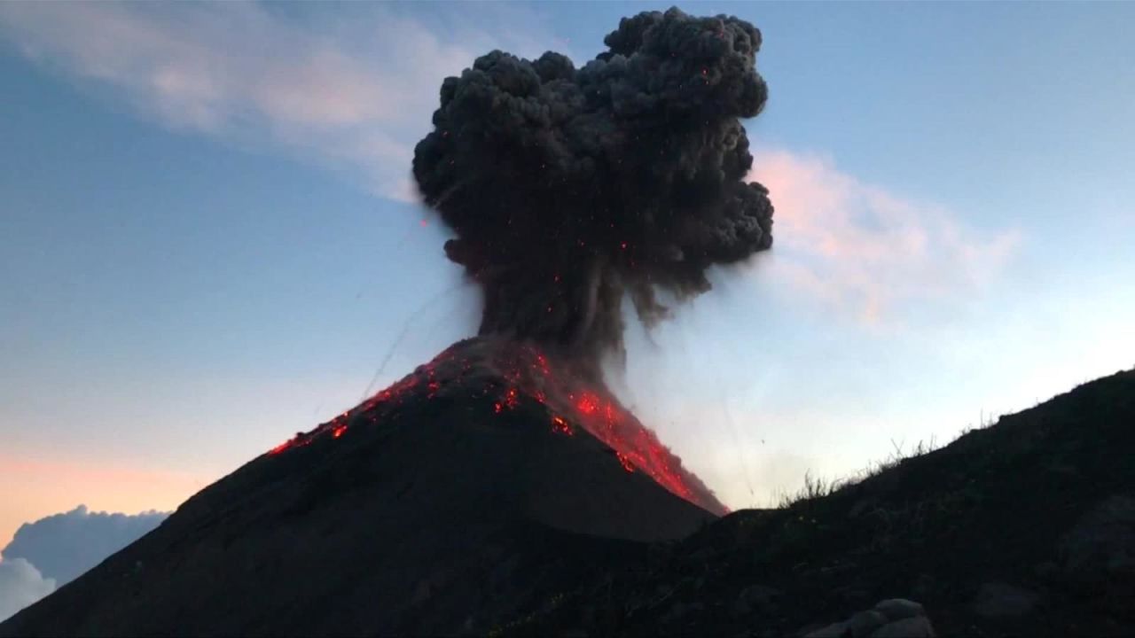 CNNE 596709 - #laimagendeldia- impresionantes imagenes del volcan de fuego