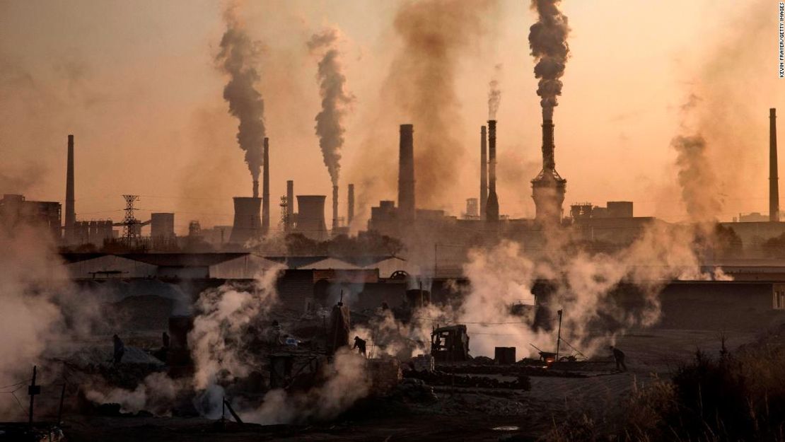 Vista panorámica de una fábrica de acero no autorizada en China.