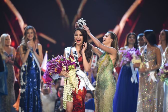 MIss Filipinas Catriona Gray es coronada como Miss Universo 2018 en Bangkok, Tailandia.