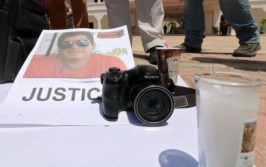 Protesta por asesinato de periodista en Quintana Roo, México, el 30 de junio de 2018.