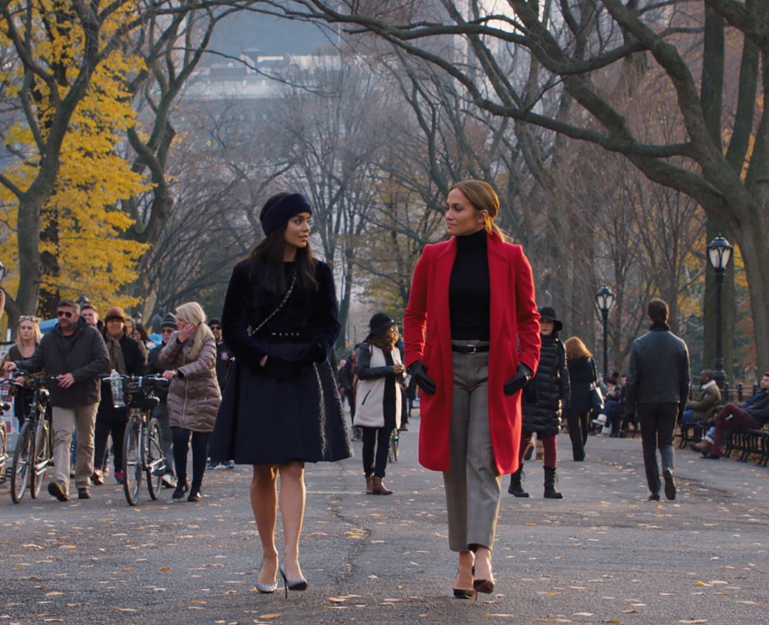 Vanessa Hudgens y Jennifer López en una de las escenas de "Second Act"en el Central Park.