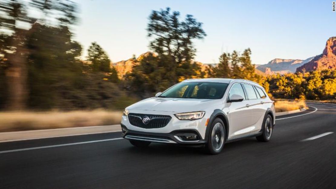 El Buick Regal TourX no es realmente una camioneta, pero es un poco más que un sedan.