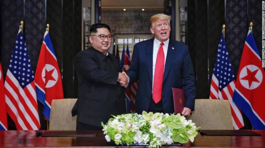 Kim Jong Un y Donald Trump durante su histórica reunión del 12 de junio de 2018 en Singapur.