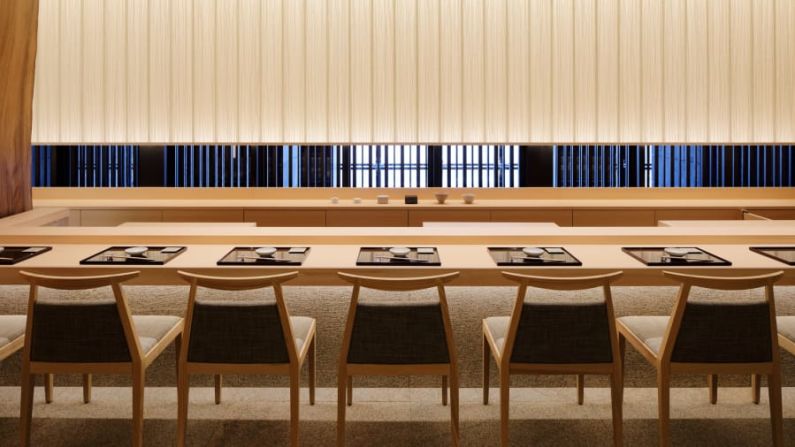 Musashi —Situado dentro de Aman Tokyo, Musashi presenta un menú de estilo omakase del maestro chef Musashi. El sushi de la mejor calidad se sirve en un elegante mostrador de madera de Hinoki. (Cortesía de Aman Tokyo).