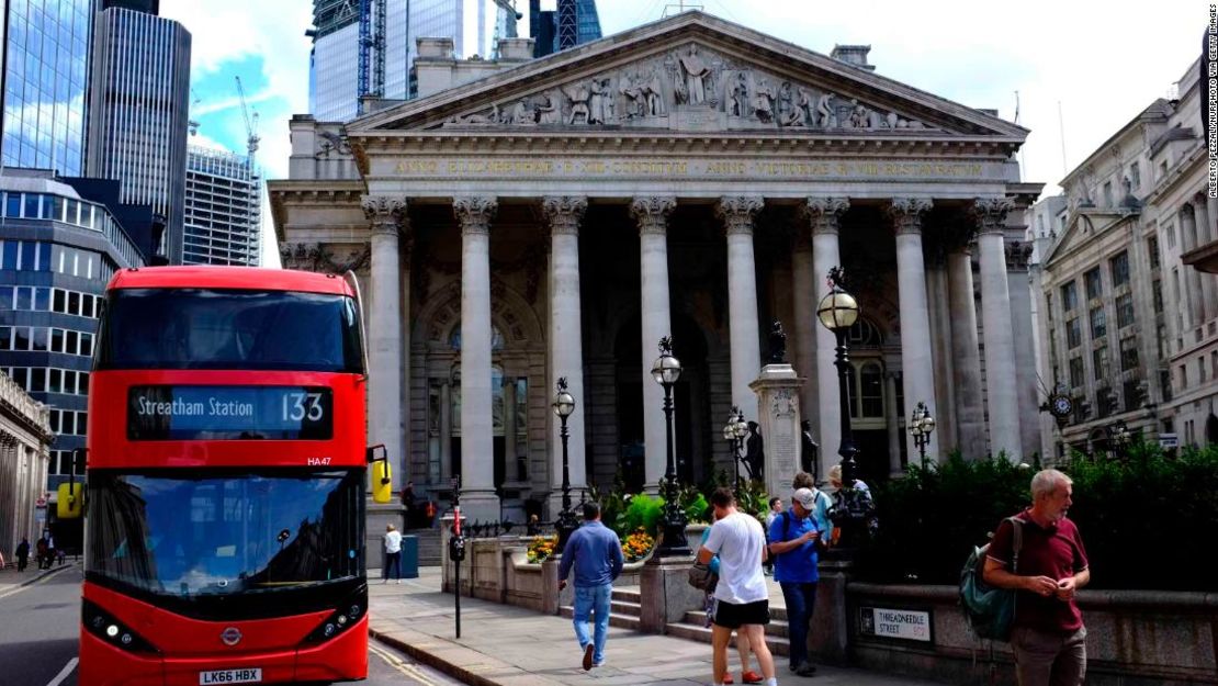 En esta foto aparece el Banco de Inglaterra en el distrito financiero de Londres, el 24 de agosto de 2018.