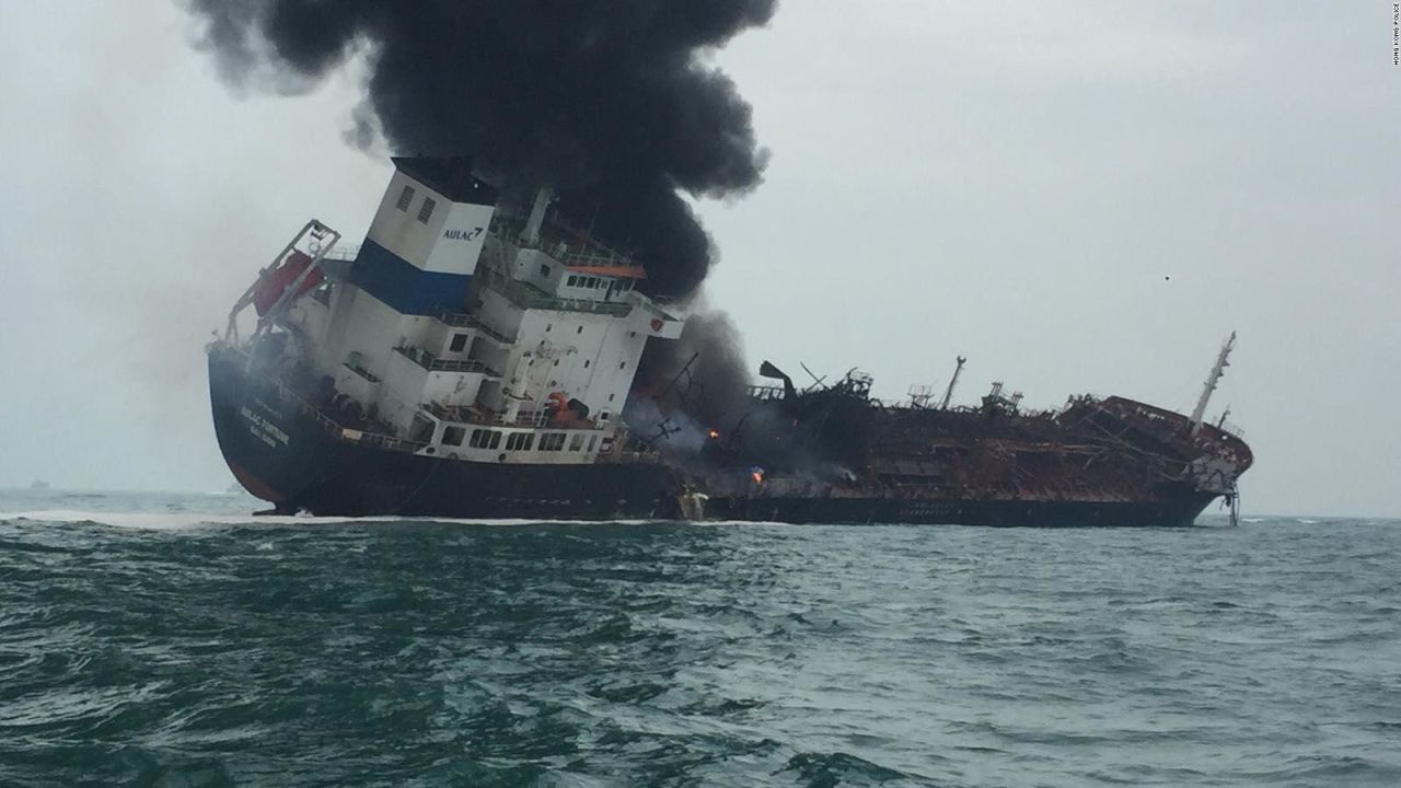 CNNE 603113 - incendio mortal en un petrolero en hong kong