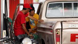 CNNE 603246 - compras de panico por desabastecimiento de gasolina en mexico