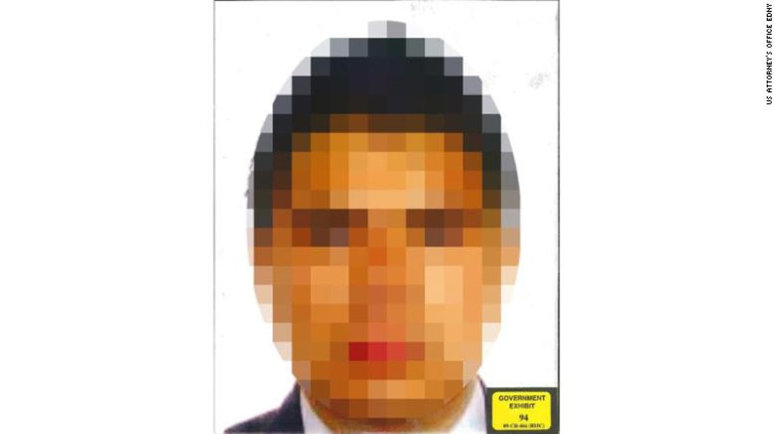 Los fiscales publicaron esta foto pixelada de Christian Rodríguez para proteger su identidad, luego de que dio a las autoridades acceso a las comunicaciones privadas de El Chapo.