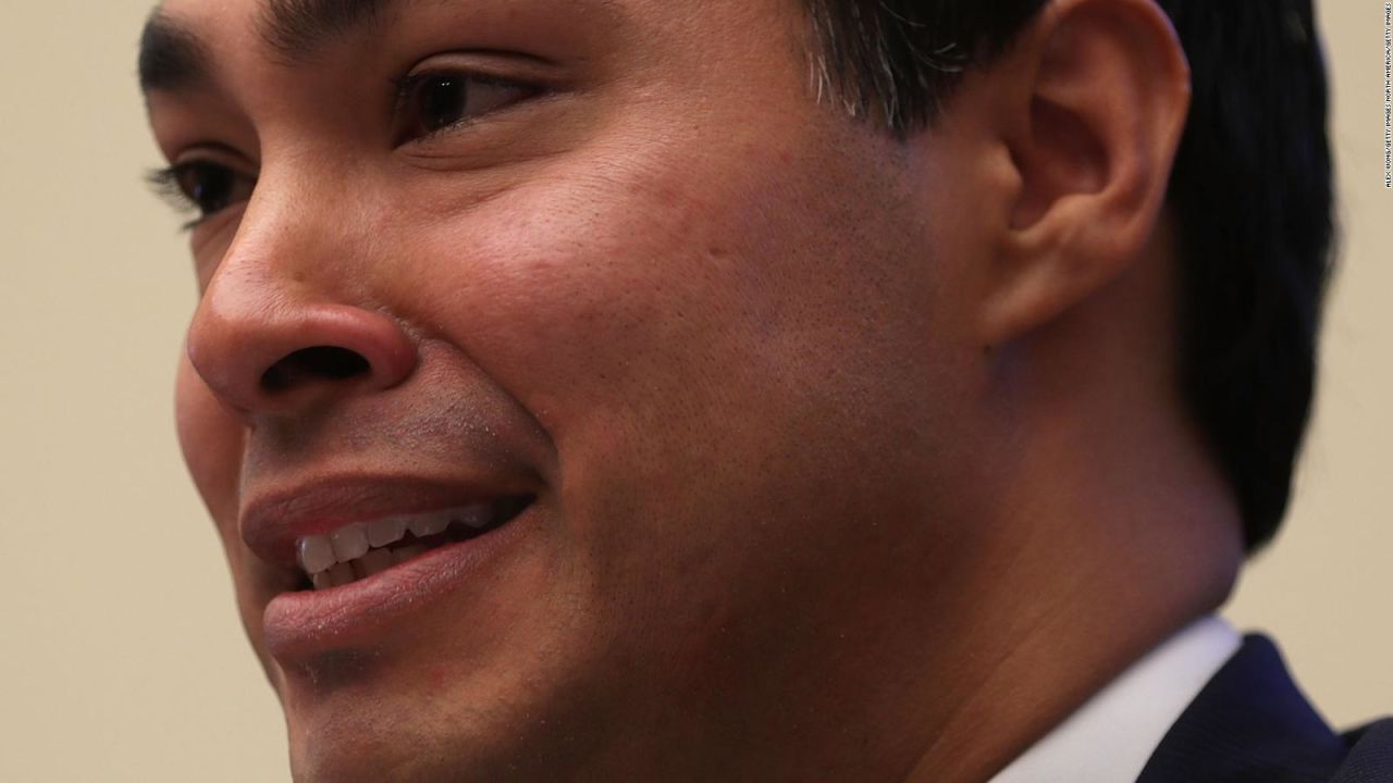 CNNE 604353 - democrata julian castro lanza su precandidatura presidencial