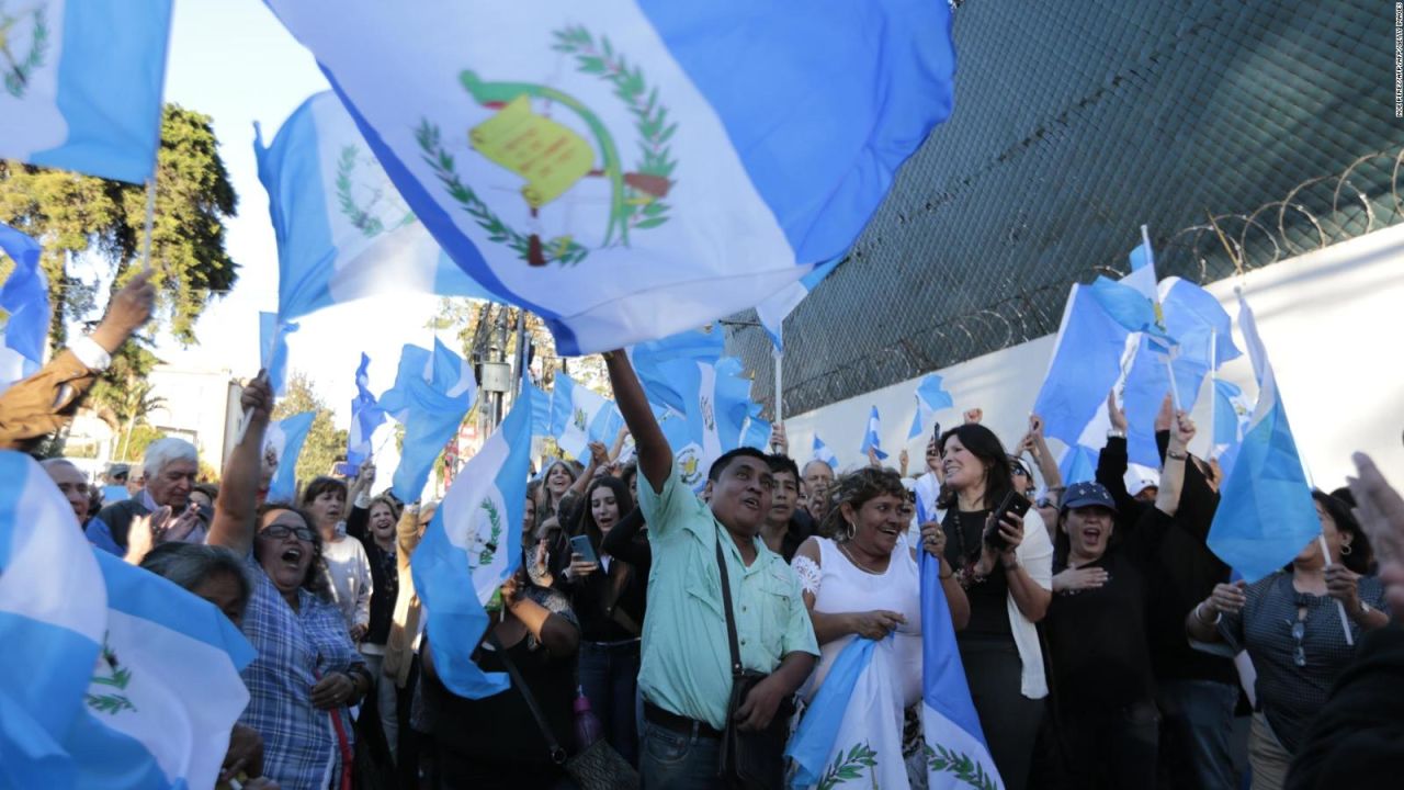 CNNE 604385 - la crisis institucional de guatemala se ve en las calles