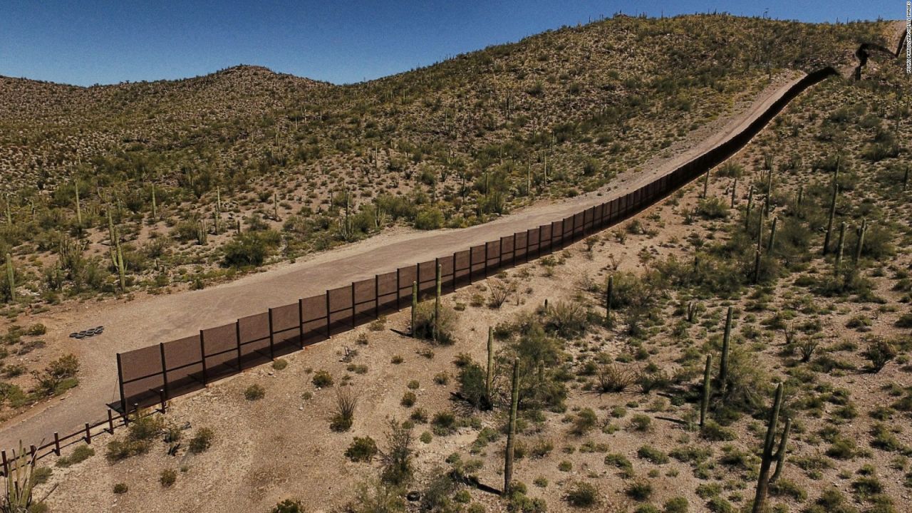 CNNE 604494 - autoridades mexicanas encuentra un tunel que conecta a arizona