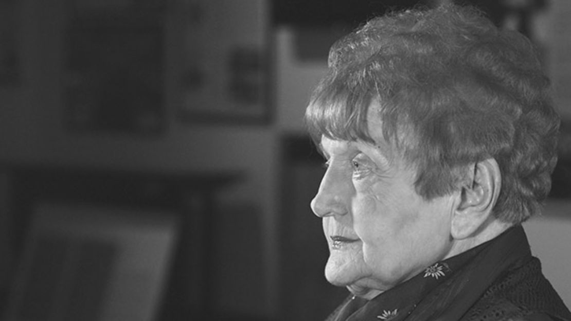 CNNE 604c19b5 - eva_kor_bw