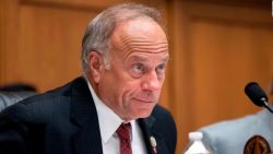 CNNE 605288 - rechazo a comentarios racistas de steve king