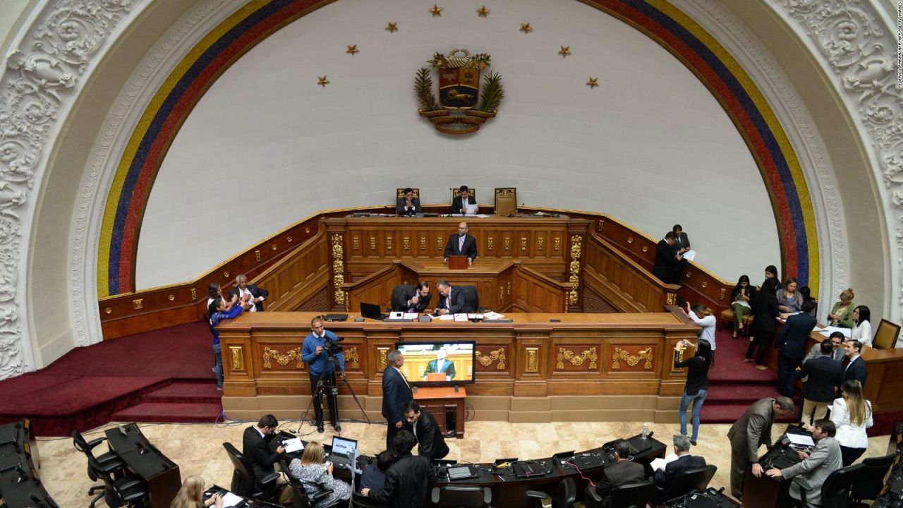 CNNE 605333 - venezuela- asamblea nacional declara usurpador a maduro