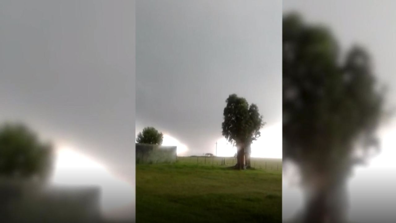 CNNE 605759 - impactante tornado azota en uruguay