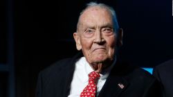 CNNE 606362 - john bogle- el hombre que revoluciono el mundo de las inversiones