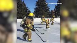 CNNE 606686 - estos bomberos se ejercitan de una manera muy divertida