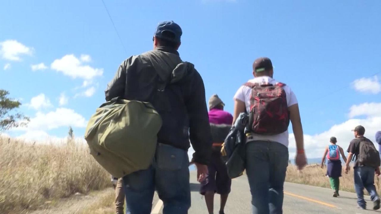 CNNE 606977 - hondurenos aseguran que no hay empleos- "solo nos queda migrar"