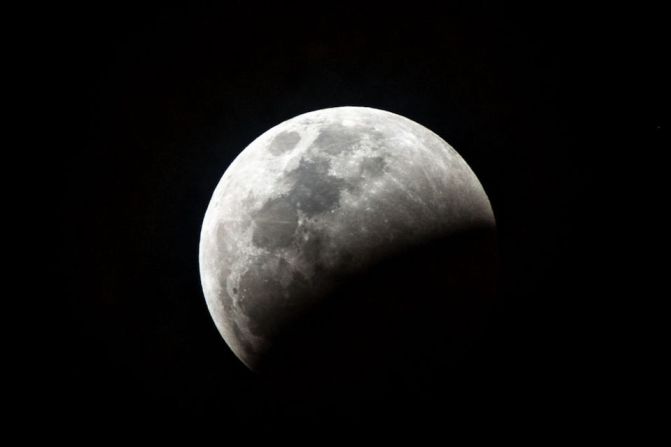 CNNE 607242 - us-astronomy-moon