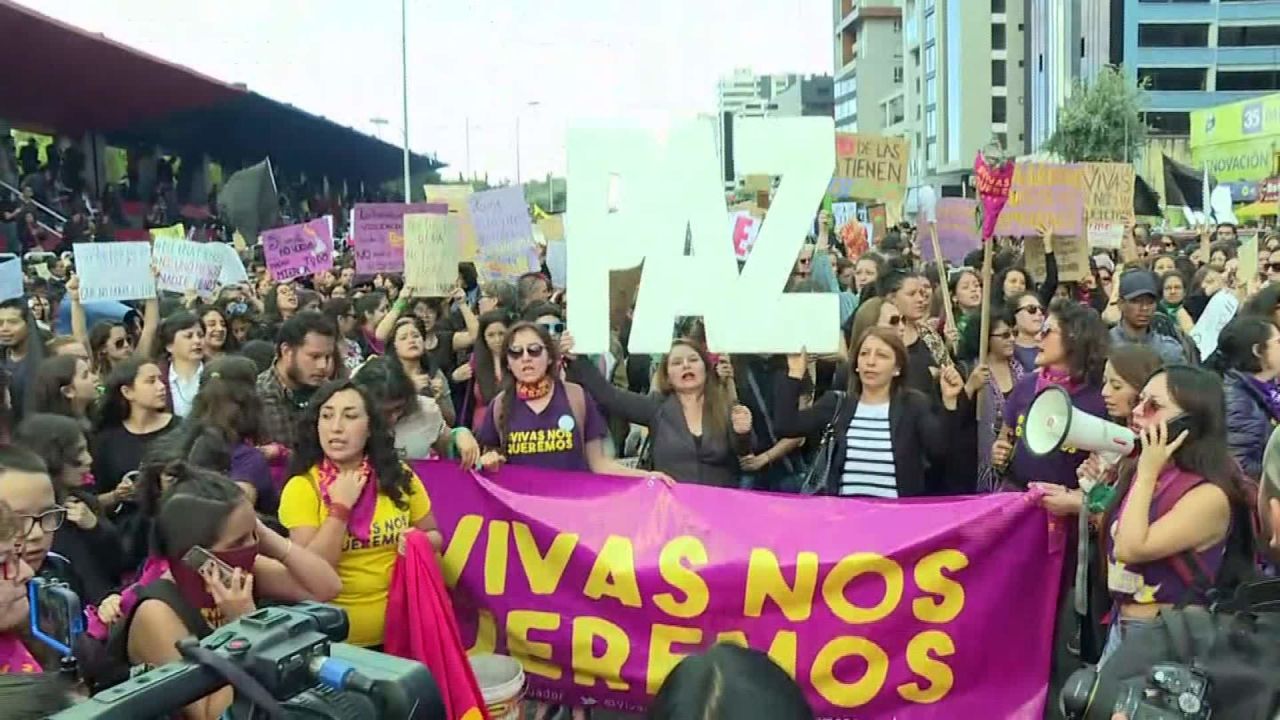 Imagen ilustrativa de movilización en Ecuador por los femicidios.