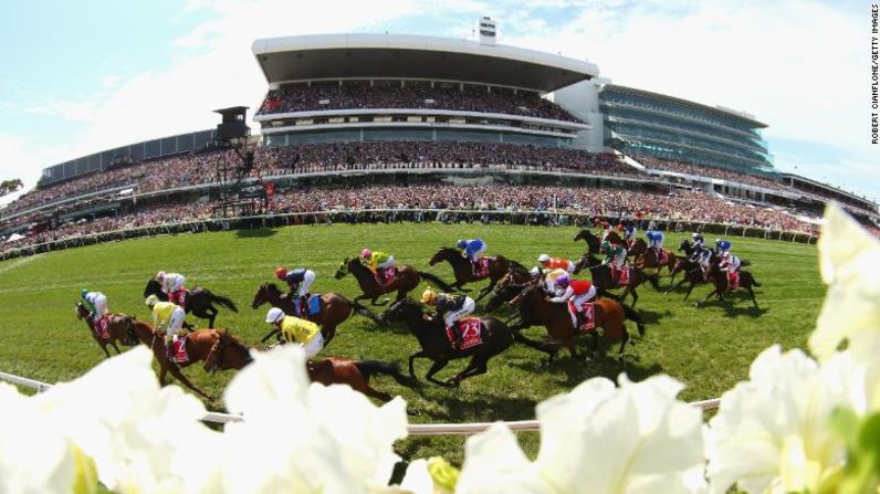 Hipódromo de Flemington, Australia - Flemington es el hipódromo metropolitano más antiguo de Australia y hogar de la famosa Copa Melbourne. El renovado complejo fue utilizado por primera vez en 1840, cinco años después de la fundación de la ciudad de Melbourne.