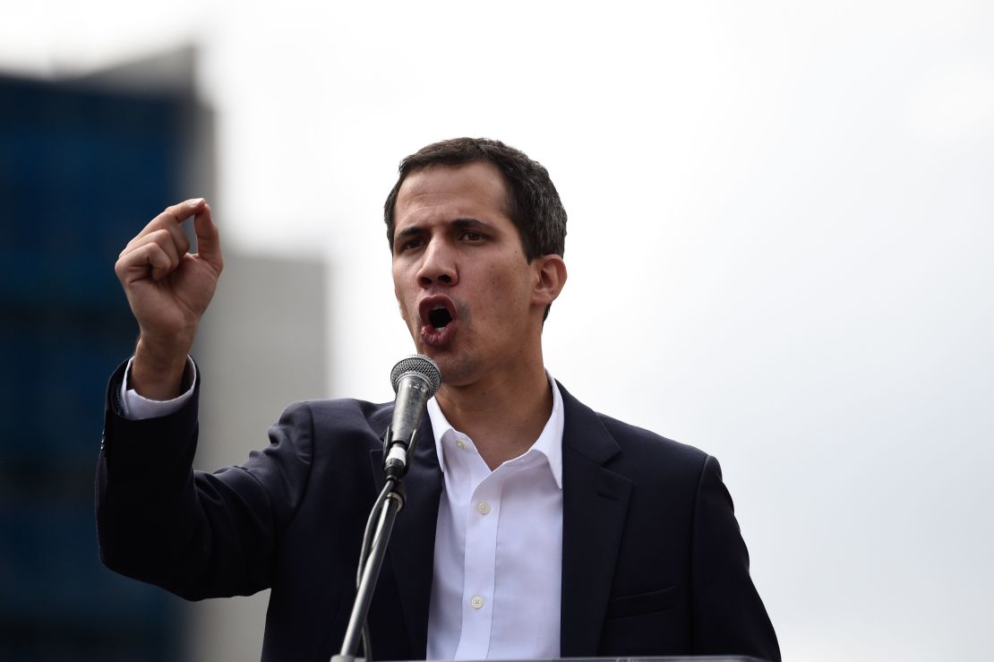 CNNE 608452 - venezuela-crisis-opposition-demo-guaido