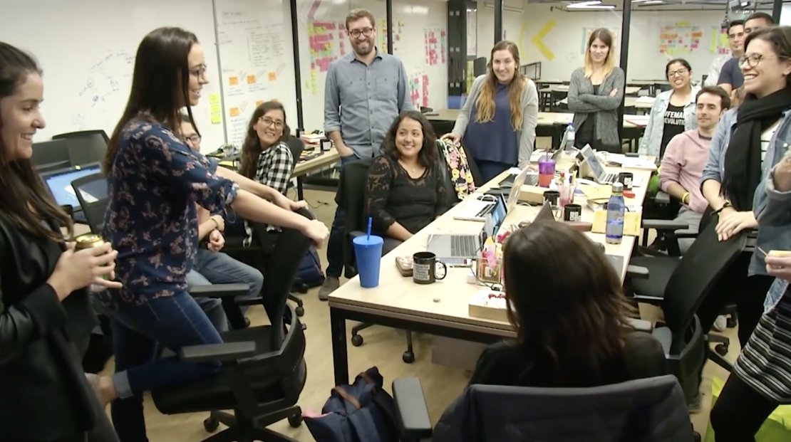 A las puertas de la cuarta revolución industrial, las mujeres se están capacitando en las habilidades digitales del futuro.