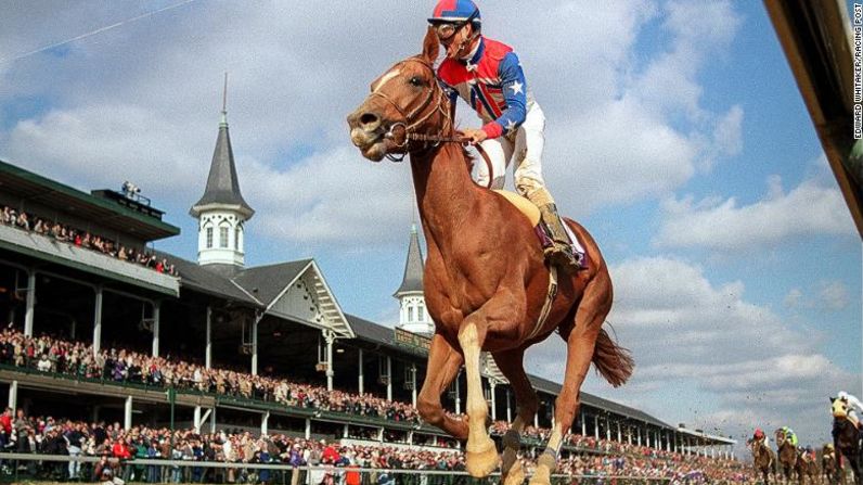 La imagen de Whitacker del caballo francés Arazi al lograr en el final su primera victoria en la Breeder's Cup de 1991 en Churchill Downs, logró hacerlo famoso. "Corrió por el campo como si fuera el terciopelo nacional o alguna ridícula película por el estilo. Obtuve esta imagen del jinete Pat Valenzuela gritando a todo pulmón contra las torres de Churchill Downs. Fue un gran parteaguas”.