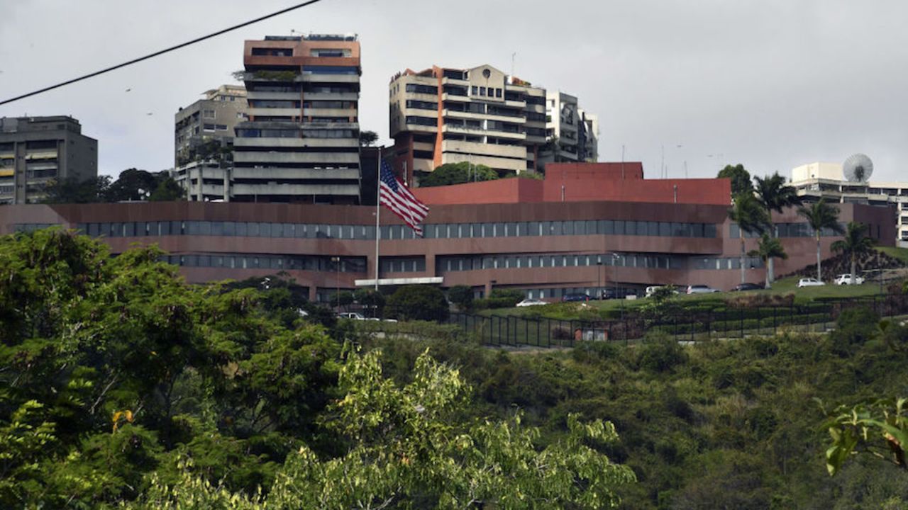 Vista general de la embajada de Estados Unidos en Caracas, Venezuela.