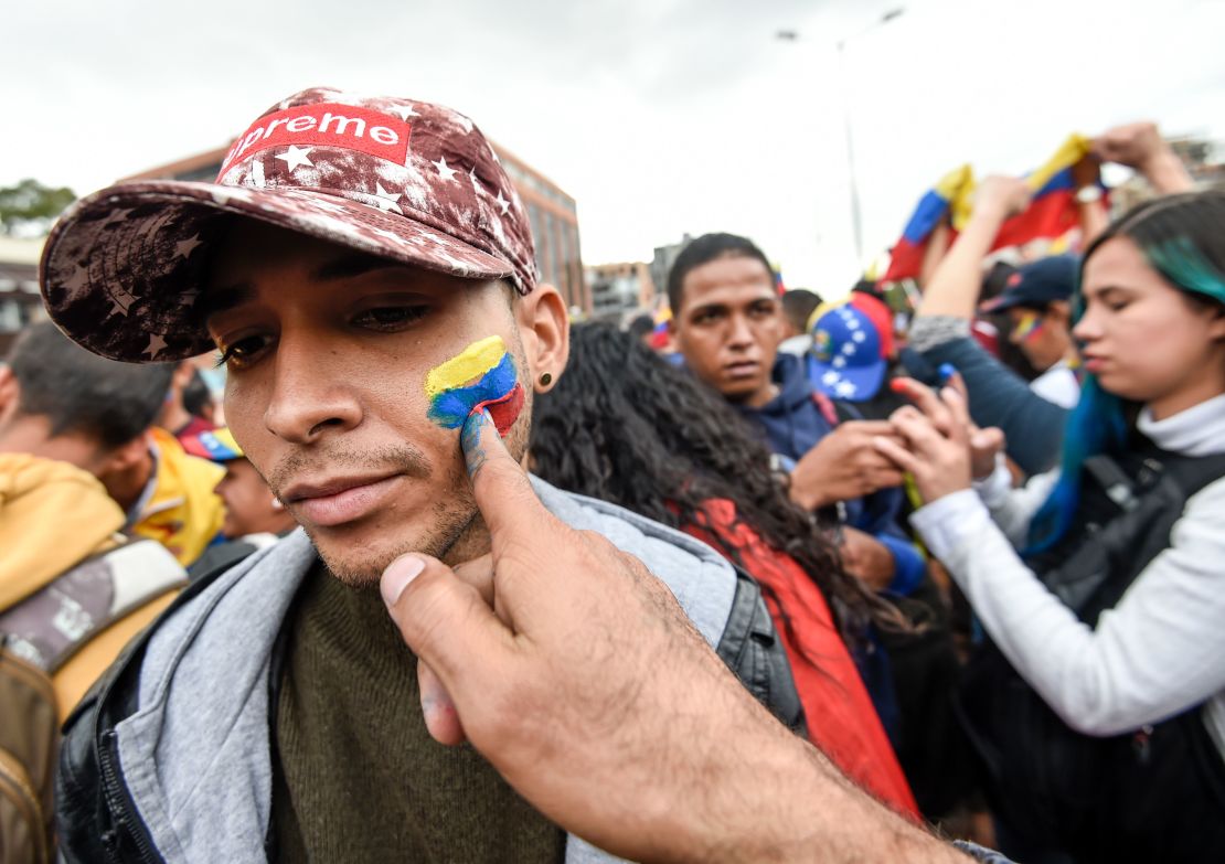 CNNE 609308 - colombia-venezuela-crisis-opposition-demo