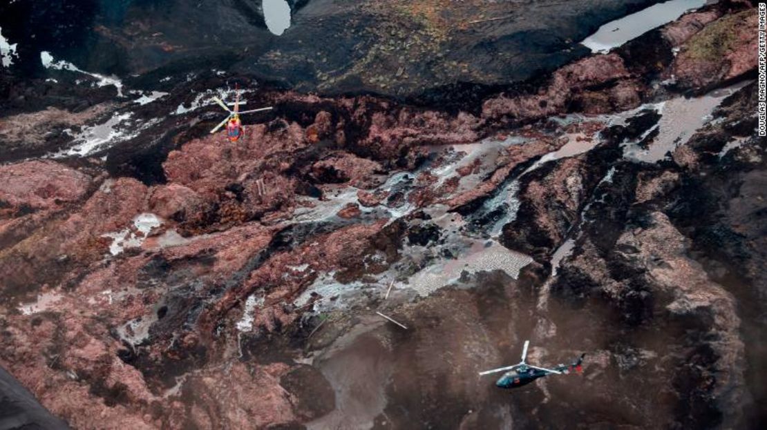 Helicópteros en la zona del incidente en Brumadinho, sureste de Brasil.