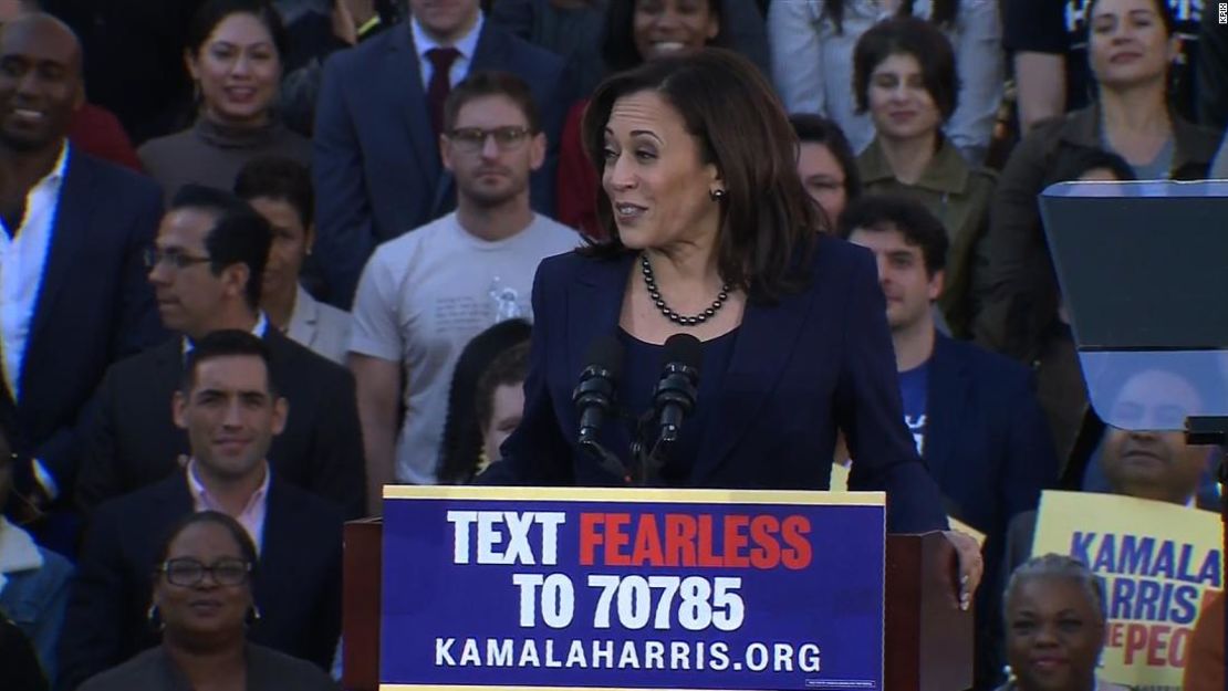 Kamala Harris lanzó su precandidatura presidencial desde Oakland, California.