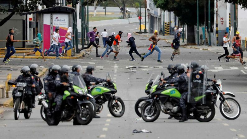 La policía aseguró un área en Caracas el 23 de enero. (Manaure Quintero / REUTERS).