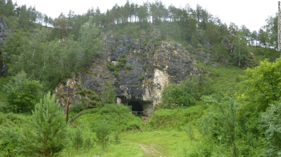 La entrada a la cueva Denísova.